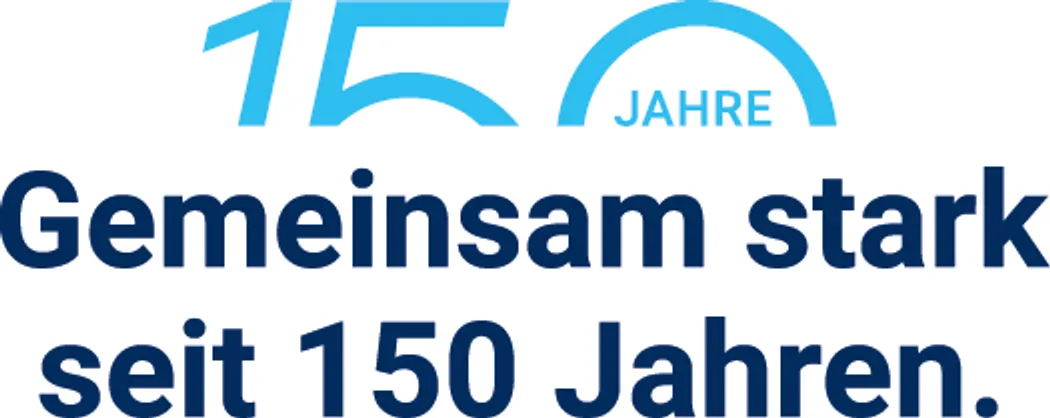 Gemeinsam stark seit 150 Jahren, Logo 150 Jahre Hannoversche Lebensversicherung Ein Jubiläumslogo, bestehend aus zwei Teilen, feiert 150 Jahre. Oben prangt die Zahl "150" in hellblauer Farbe, wobei die Null als halber Kreis gestaltet ist. Innerhalb dieses Kreises steht das Wort "Jahre" in kleineren, blauen Buchstaben. Darunter befindet sich der Schriftzug "Gemeinsam stark seit 150 Jahren." in dunkelblauer Farbe. Der gesamte Text ist in einer klaren, modernen Schriftart gehalten, die den festlichen Charakter des Designs unterstreicht und den Eindruck einer Feierlichkeit vermittelt.